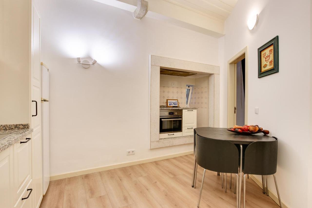 Charming New Apartment In The Heart Of Лиссабон Экстерьер фото