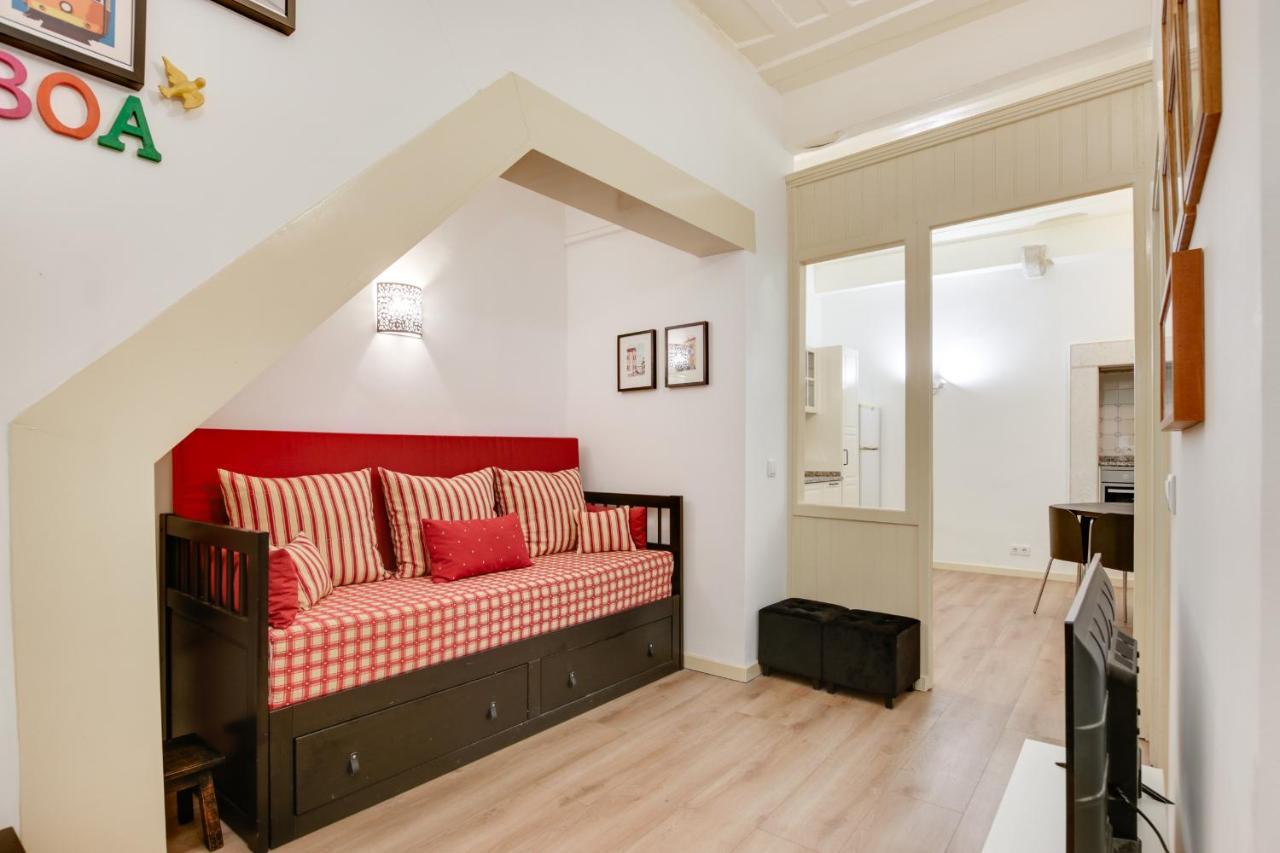 Charming New Apartment In The Heart Of Лиссабон Экстерьер фото